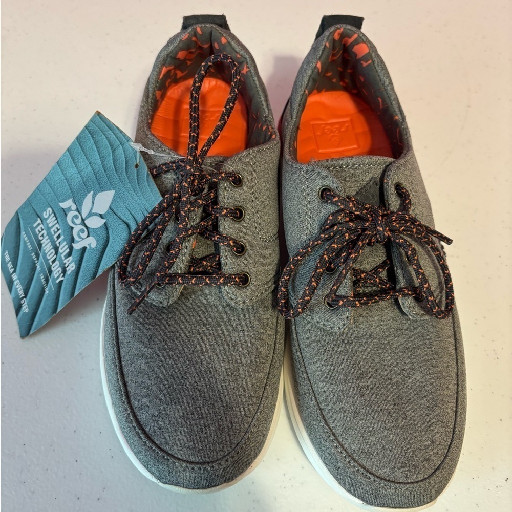 Reef Men’s Gray Sneakers with Vibrant Orange Accents